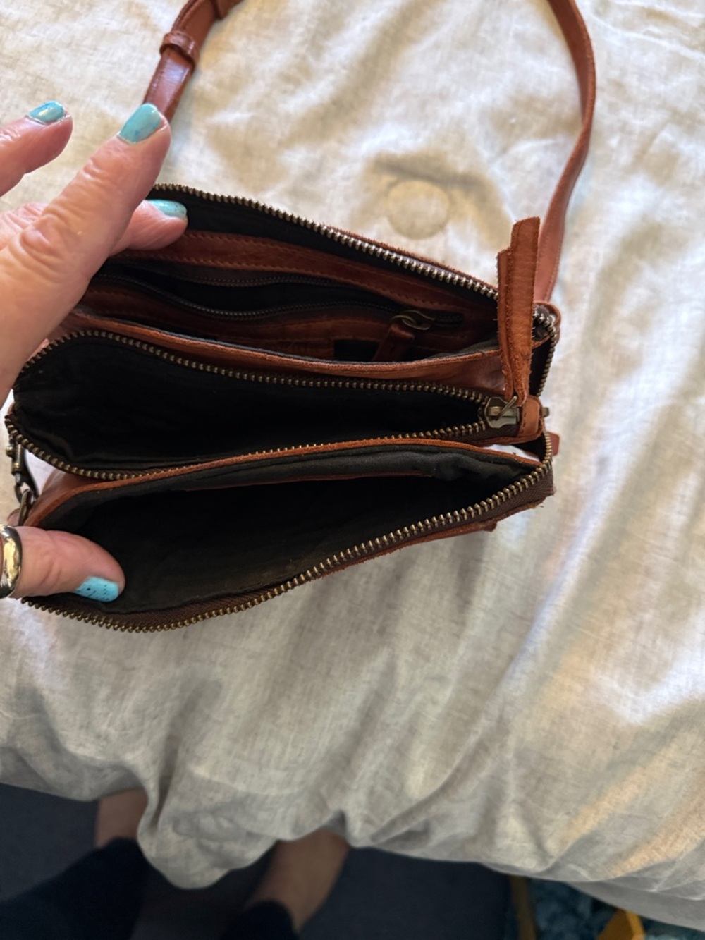 Harbour 2nd Brown Leather Crossbody Bag - Picture 4 of 4